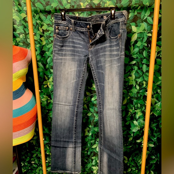 Size 30 Boot cut Miss Me blue jeans - Picture 2 of 2